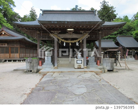 山口県山口市！仁壁神社の拝殿 139756395