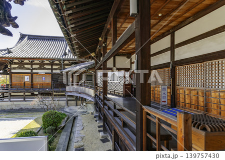 三門周辺　妙林寺　本堂から祖師堂への渡り廊下　岡山県岡山市 139757430