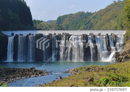 沈堕の滝(雄滝)(大分県豊後大野市) 沈堕の滝(雄滝)(大分県豊後大野市) 139757697