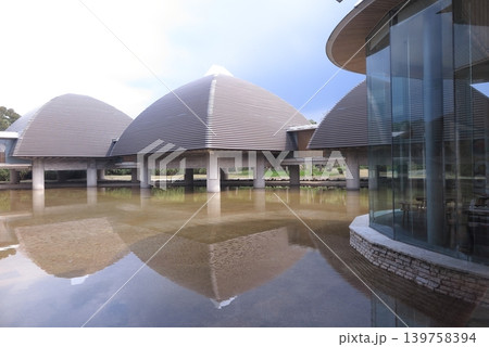 奄美パークにある田中一村美術館の建物 奄美パークにある田中一村美術館の建物 139758394