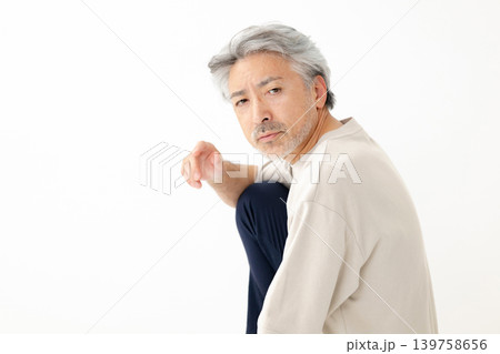 笑顔の中高年男性 笑顔の中高年男性 139758656