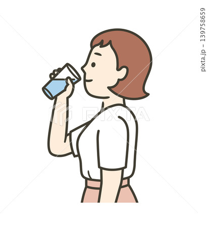 コップで水を飲む若い女性の上半身イラスト 139758659