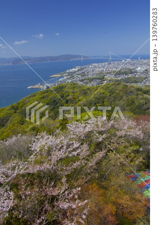 須磨浦山上遊園の展望台より淡路島、明石海峡大橋を眺望 須磨浦山上遊園の展望台より淡路島、明石海峡大橋を眺望 139760283