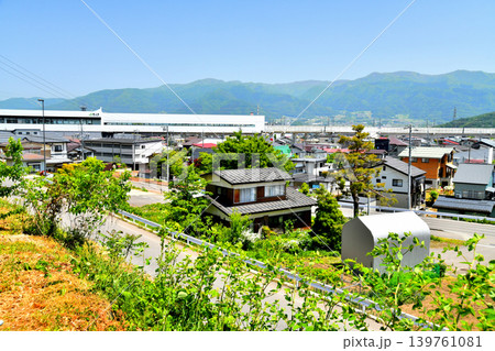 北陸新幹線 飯山駅周辺を南側より望む(長野県飯山市)【2026.5】 北陸新幹線 飯山駅周辺を南側より望む(長野県飯山市)【2026.5】 139761081