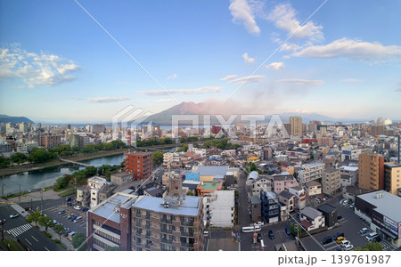桜島と鹿児島市街のパノラマ 桜島と鹿児島市街のパノラマ 139761987