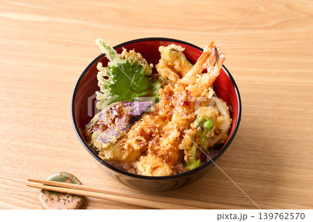 どんぶりに盛った天丼 どんぶりに盛った天丼 139762570