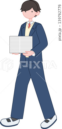 プリントを運ぶ冬服の男子生徒 139762776