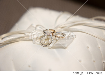 結婚指輪と婚約指輪 プロポーズ 結婚指輪と婚約指輪 プロポーズ 139762804