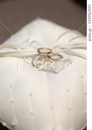 結婚指輪と婚約指輪　プロポーズ 139762805