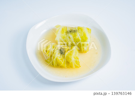 ロールキャベツ 白背景 139763146