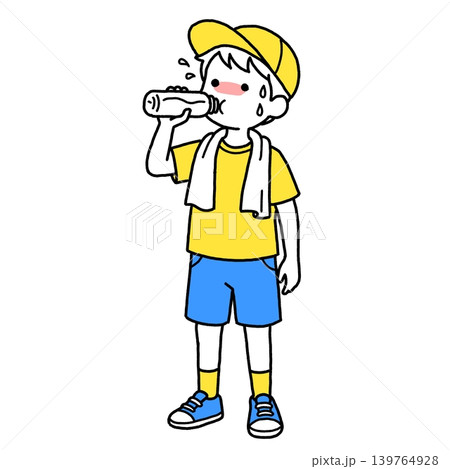 水分補給する黄色いシャツの男の子 139764928