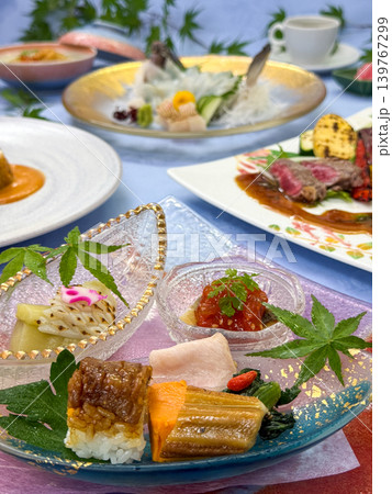 季節の前菜を美しく盛り付けた和食コース料理 季節の前菜を美しく盛り付けた和食コース料理 139767299