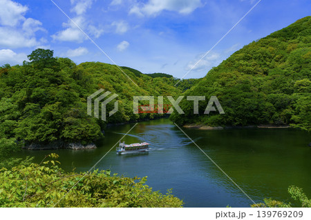 新緑美しい季節の帝釈峡 神龍湖 新緑美しい季節の帝釈峡 神龍湖 139769209