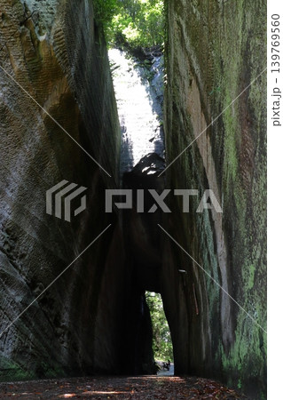 燈籠坂大師の切通しトンネル(旧城山隧道) 燈籠坂大師の切通しトンネル(旧城山隧道) 139769560
