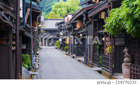 飛騨高山の古い町並 139770233
