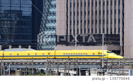 名古屋駅間近のドクターイエロー 名古屋駅間近のドクターイエロー 139770848