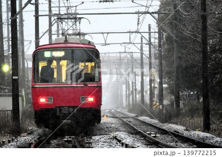 雪の中を走る名鉄6800系電車 雪の中を走る名鉄6800系電車 139772215