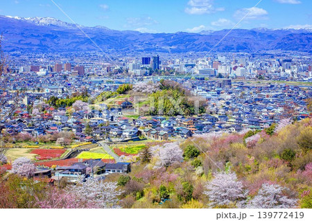 春爛漫の花見山と福島市街(福島県福島市、4月) 春爛漫の花見山と福島市街(福島県福島市、4月) 139772419