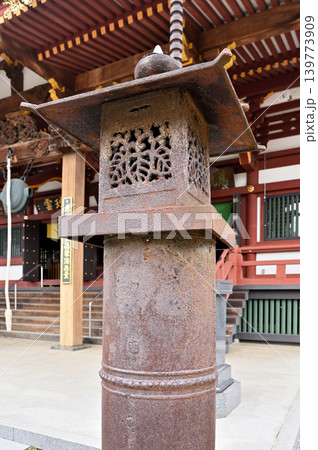 岩槻散歩：天台宗 慈恩寺　南蛮鉄灯籠 139773909