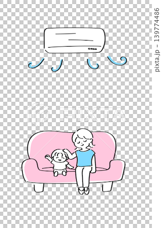 エアコンの効いた涼しい部屋で過ごすお母さんと子ども エアコンの効いた涼しい部屋で過ごすお母さんと子ども 139774486