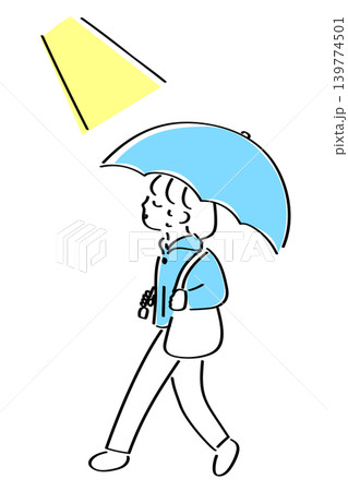 日傘をさして歩く女性の手書きイラスト 139774501