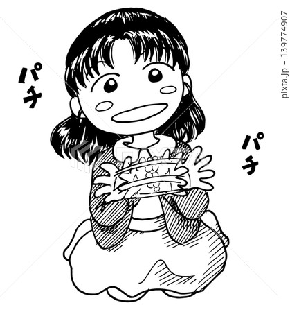 手をたたくかわいい女の子 手をたたくかわいい女の子 139774907