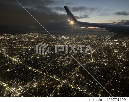 飛行機から見た夜景 139774999
