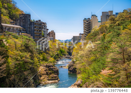 栃木県日光市 新緑の美しい渓谷と鬼怒川温泉の廃墟ホテル群 栃木県日光市 新緑の美しい渓谷と鬼怒川温泉の廃墟ホテル群 139776448