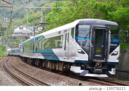 東海道本線　根府川－早川　JR東日本　E257系2000番台　NA-01編成（大宮）　踊り子 139778221
