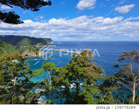 三陸復興国立公園 熊の鼻 爽快な青空と太平洋の大パノラマ 139778264
