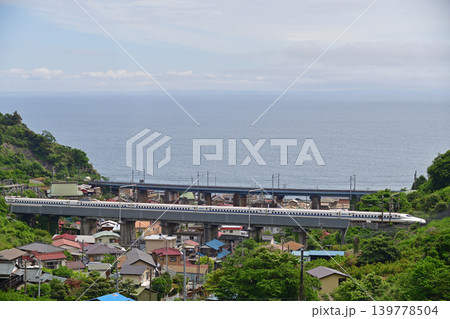 東海道新幹線　小田原－熱海　JR東海／西日本　N700A系（東京／博多）　のぞみ　ひかり　こだま 139778504