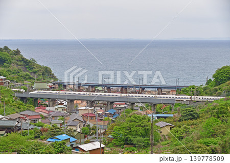 東海道新幹線　小田原－熱海　JR東海／西日本　N700S系（東京／博多）　のぞみ　ひかり　こだま 139778509