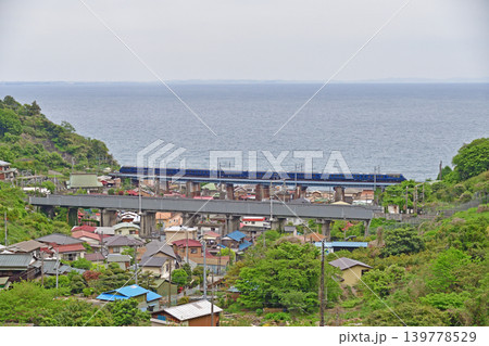東海道本線 早川-根府川 伊豆急行 2100系 R5編成 ロイヤルエクスプレス 東海道本線 早川-根府川 伊豆急行 2100系 R5編成 ロイヤルエクスプレス 139778529