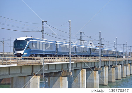 東海道本線 茅ヶ崎-平塚 JR東日本 E261系 RS2編成(大宮) サフィール踊り子 東海道本線 茅ヶ崎-平塚 JR東日本 E261系 RS2編成(大宮) サフィール踊り子 139778847