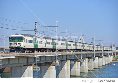 東海道本線　茅ヶ崎－平塚　JR東日本　185系　A6編成（大宮）　踊り子 139778848