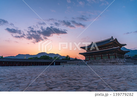 Seoul, South Korea - May. 17, 2026 : Majestic Geunjeongjeon Hall in Gyeongbokgung Palace glowing in intense sunset light, Seoul, South Korea Seoul, South Korea - May. 17, 2026 : Majestic Geunjeongjeon Hall in Gyeongbokgung Palace glowing in intense sunset light, Seoul, South Korea 139779282