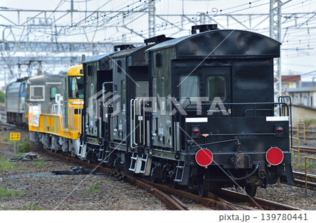 東海道本線 西湘貨物 JR貨物 EF66 131+E195系1000番台 ST-2+ST-3編成 東海道本線 西湘貨物 JR貨物 EF66 131+E195系1000番台 ST-2+ST-3編成 139780441