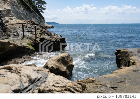 鎌倉市稲村ケ崎から海を見た風景 鎌倉市稲村ケ崎から海を見た風景 139782143