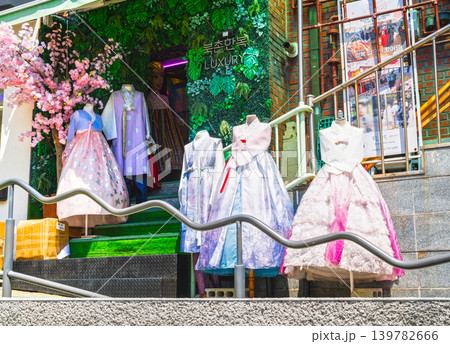 ソウル　韓服レンタル店　北村韓屋村 139782666
