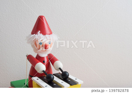 クリスマス サンタクロースの木製おもちゃ クリスマス サンタクロースの木製おもちゃ 139782878
