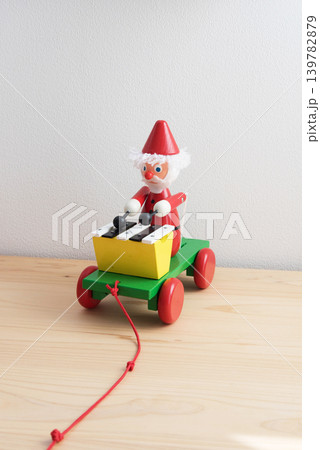 クリスマス サンタクロースの木製おもちゃ クリスマス サンタクロースの木製おもちゃ 139782879