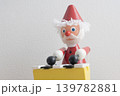 クリスマス　サンタクロースの木製おもちゃ 139782881