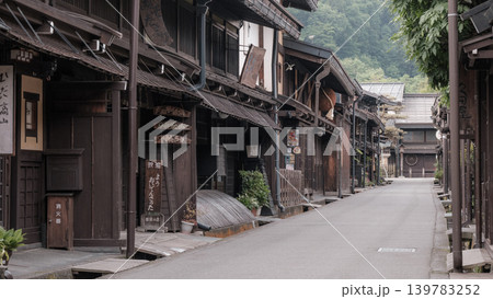 飛騨高山の古い町並 139783252