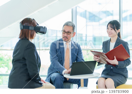 VR 仮想現実空間 ビジネス ミーティング VR 仮想現実空間 ビジネス ミーティング 139783900