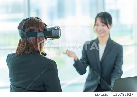 VR 仮想現実空間 ビジネス ミーティング VR 仮想現実空間 ビジネス ミーティング 139783927