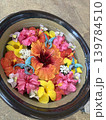 水に浮かぶ花 139784510