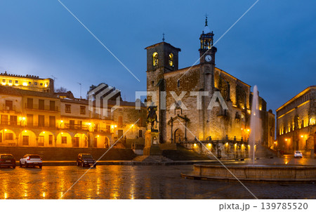 Central square of Trujillo, Plaza Mayor, at dusk Central square of Trujillo, Plaza Mayor, at dusk 139785520