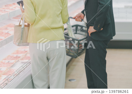 supermarket 139786261
