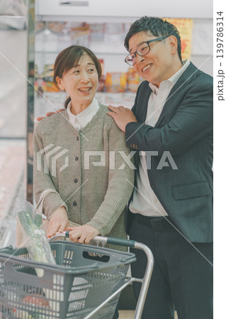supermarket supermarket 139786314