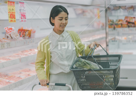 supermarket supermarket 139786352